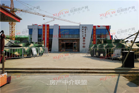 密州鑫辉华庭3室2厅2卫92.6万132m2出售