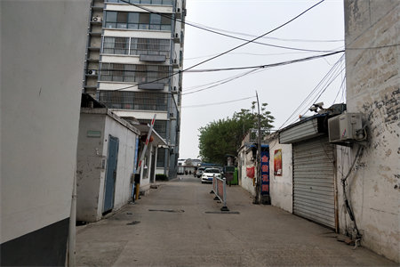 鸿通花园3室2厅2卫75万128m2精装出售